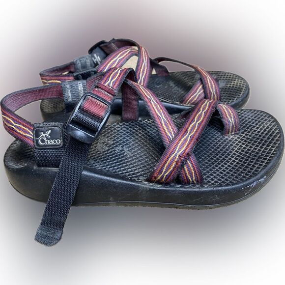 Chaco Men’s Size 8 Purple Blue Yellow Orange Retro Jacquard Z Cloud 2 Sandals